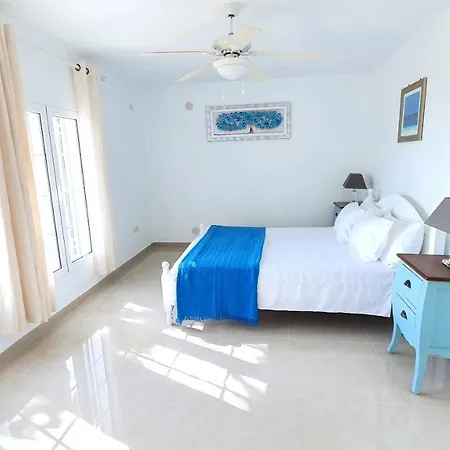 Villa Stunning Sea View With 6 Bedrooms & Heated Pool - Renaissance *