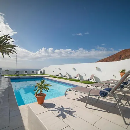 Stunning Sea View With 6 Bedrooms & Heated Pool - Renaissance Villa Playa Blanca (Lanzarote)