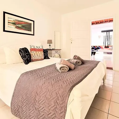 Stunning Sea View With 6 Bedrooms & Heated Pool - Renaissance