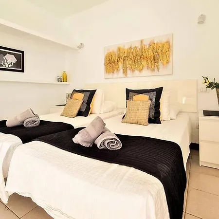 Stunning Sea View With 6 Bedrooms & Heated Pool - Renaissance Villa *